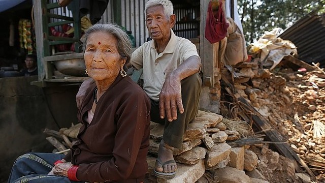 90 m. nepalietis per žemės drebėjimą mirties išvengė dukart
