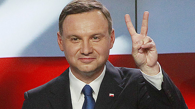 Lenkijos prezidento rinkimuose – akibrokštas B. Komorovskiui