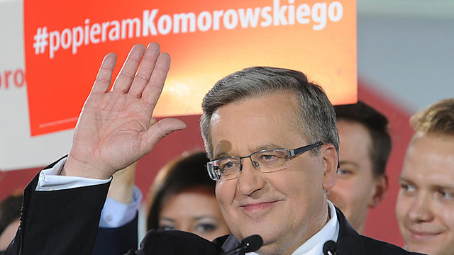 B. Komorowskį pralenkęs A. Duda įgėlė prezidentui