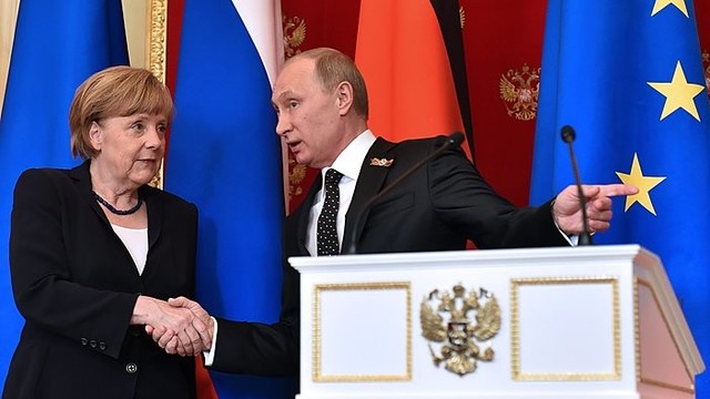 V. Putinas rėžė kalbą, teisinančią Molotovo-Ribbentropo paktą