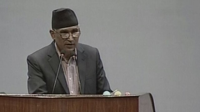 Nufilmuota: žemės drebėjimas Nepale sujaukė parlamento posėdį