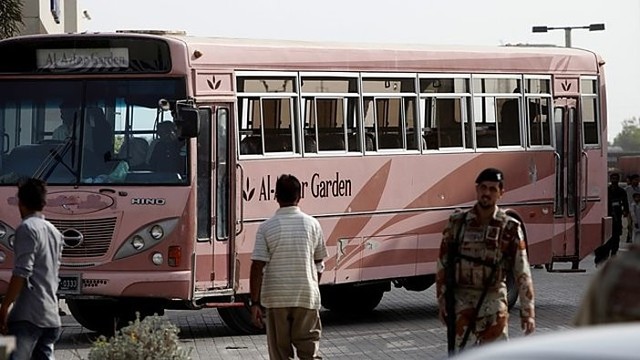 Pakistane ginkluoti užpuolikai išžudė autobuso keleivius