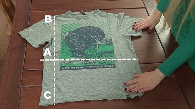 Paprastas triukas, kaip per 2 sekundes sulankstyti marškinėlius