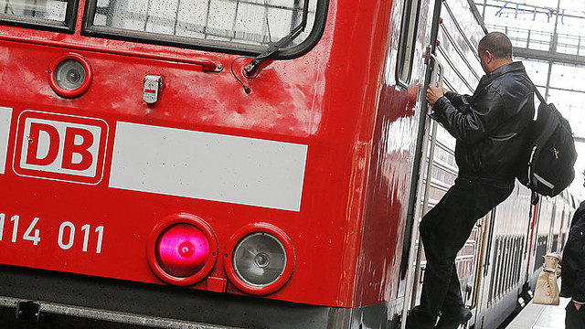 Mašinistų streikas Vokietijoje sutrikdė susisiekimą traukiniais