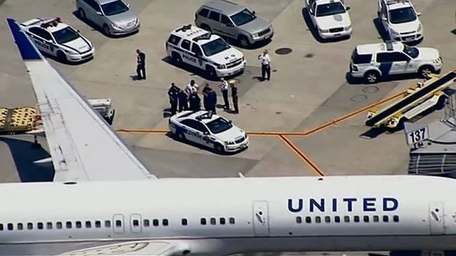 JAV oro uostuose pareigūnai ieškojo sprogmenų ir cheminių ginklų