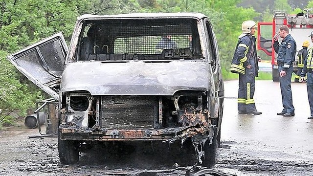 Vilniuje sprogo mikroautobusas, sužeisti du vyrai