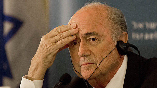 FIFA prezidentas S. Blatteris posto savo noru nepaliks?