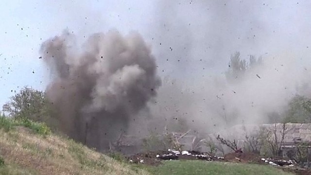 Ukrainoje liejasi kraujas: separatistai pasitelkė „Grad“ raketas