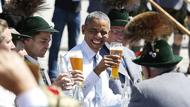G-7: aštrūs B. Obamos žodžiai Rusijai ir bokalas alaus