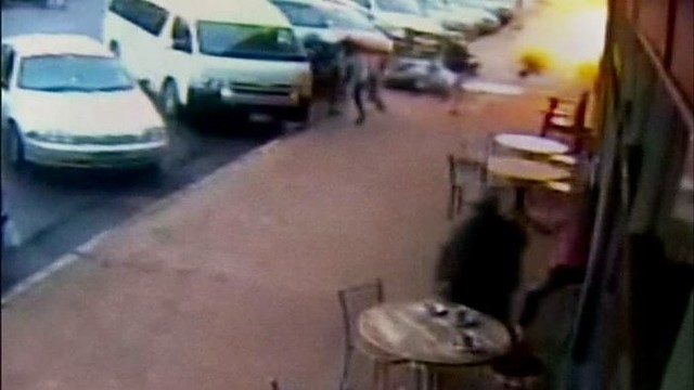 Nufilmuota: tragiškai pasibaigęs sprogimas Australijos kavinėje