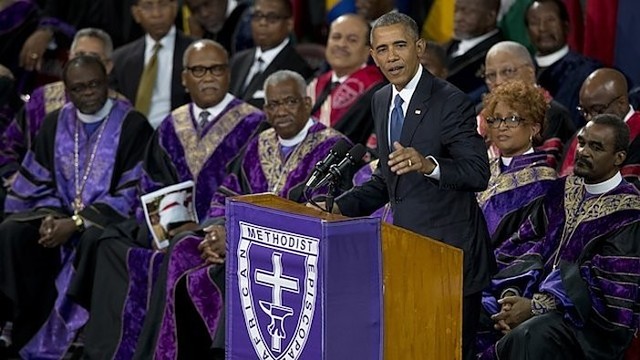 Barackas Obama skyrė jautrią dainą žuvusiam Čarlstono išpuolyje