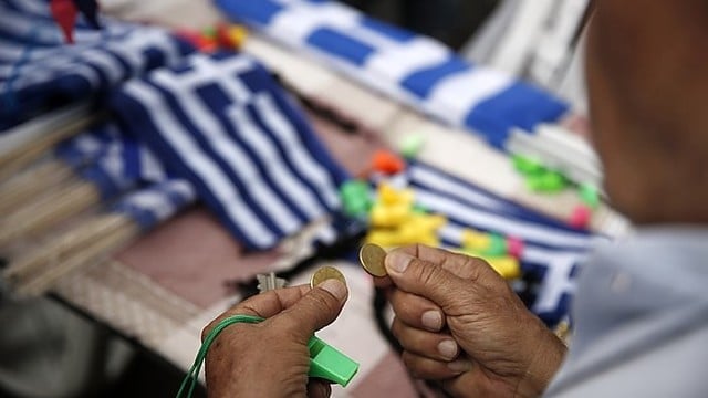 Graikija griebiasi šiaudo: prašo ES gelbėjimo sandorio