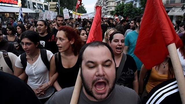 Europa laukia sekmadienio: ar graikai pagaliau susiverš diržus?