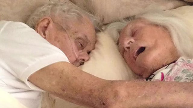 Tikra meilė: po 75 metų santuokos – mirtis vienas kito glėbyje