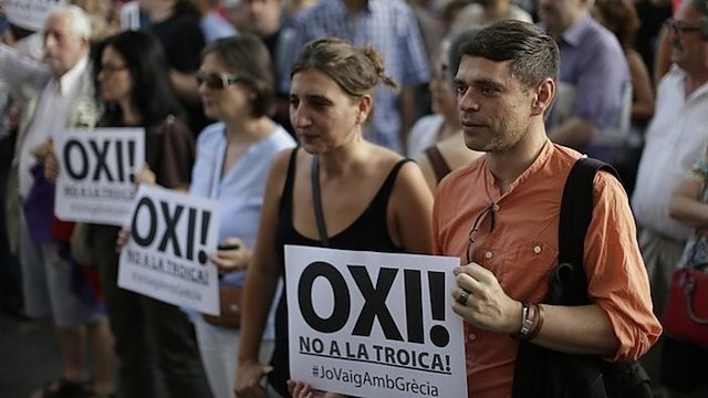 Prieš lemtingą referendumą graikai suka galvas, kaip balsuoti