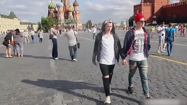 Neįtikėtina: nufilmuota, kaip rusai nekenčia homoseksualų