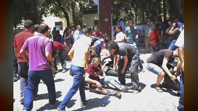Savižudžio ataka Turkijoje: žuvo 28 žmonės, dar 100 sužeista