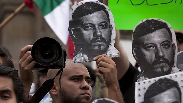 Meksikoje žiaurus žurnalisto nužudymas sukėlė protestų bangą