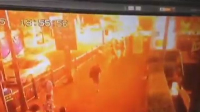 Vaizdo įraše – sprogimo momentas Bankoke, yra aukų