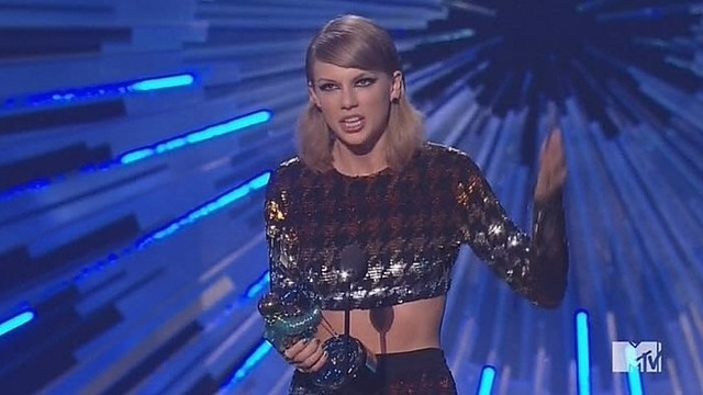 MTV vaizdo klipų apdovanojimuose karaliavo Taylor Swift