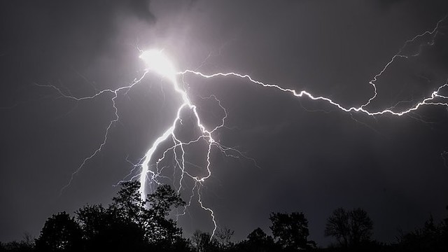 Rugsėjis prasidės su karščiu ir perkūnija