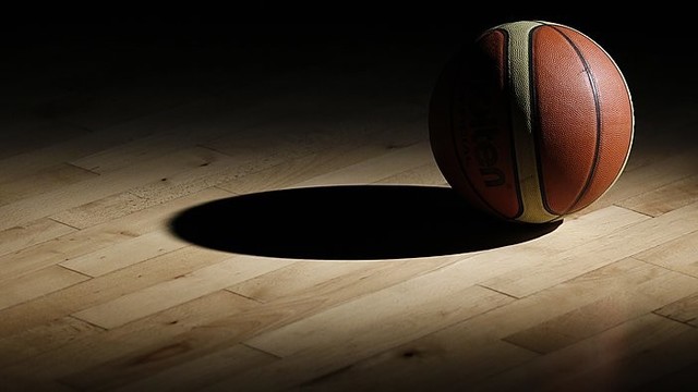„Krepšinio karštligė“: pirmosios Lietuvos rinktinės rungtynės
