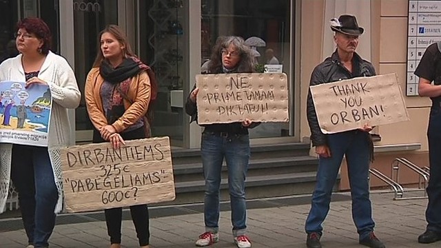 Įpykę lietuviai apie pabėgėlius: jie viską naikins kaip skėriai