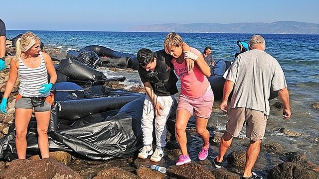 Kodėl graikai renka migrantų valčių variklius - paslaptis