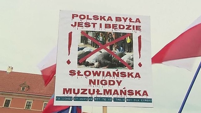 Lenkijoje surengti tūkstantiniai protestai prieš migrantus