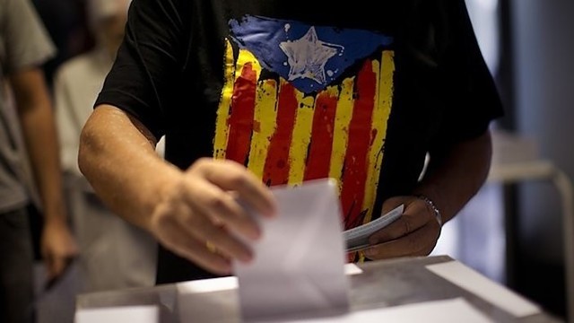 Ispanija grasina katalonams: liksite be pensijų ir euro