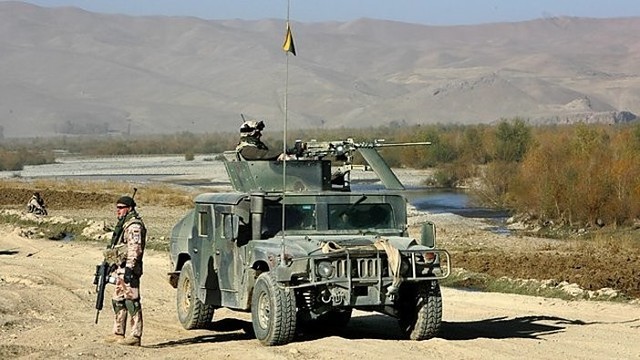 Afganistane nukritus sraigtasparniui sužeistas lietuvis karys