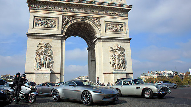 Paryžiuje – Džeimso Bondo mašinų paradas