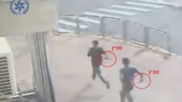 Vaizdo įraše – 13 ir 15 metų palestinečių išpuolis