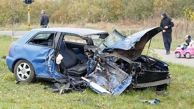 Avarija Panevėžyje: mergina naują „Audi“ davė vairuoti 17-mečiui