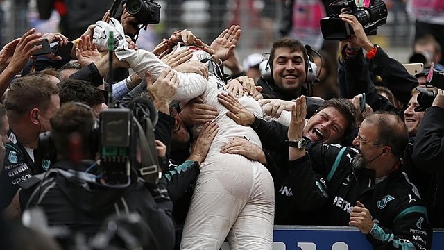 Po triumfo JAV – L. Hamiltono ašaros ir N. Rosbergo apmaudas