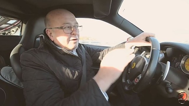 Kauno meras naujo tilto dangą tikrino savo „Ferrari“ automobiliu