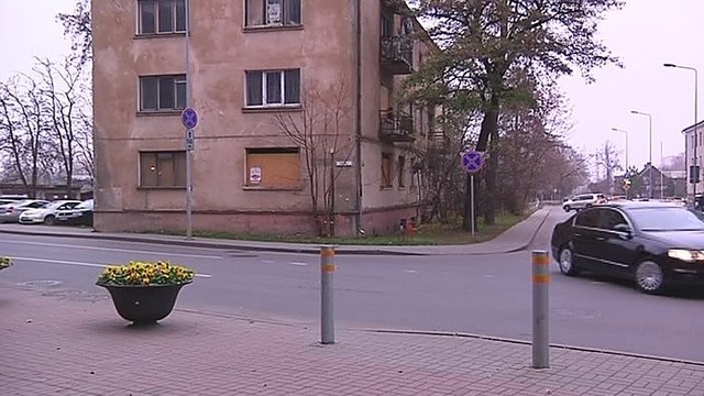 Kone ant gatvės atsidūrusi landynė stabdo viso Vilniaus plėtrą