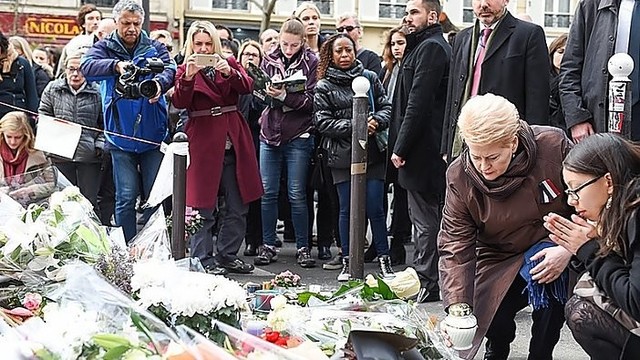 D. Grybauskaitė apsilankė žudynių vietoje Paryžiuje