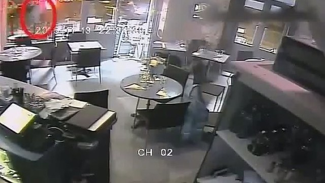 Paviešintas vaizdo įrašas iš teroro atakos Paryžiaus restorane