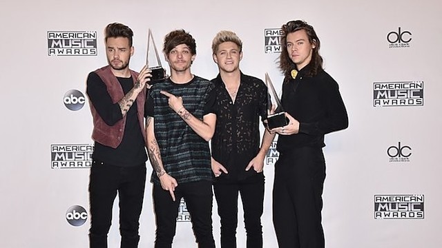Amerikos muzikos apdovanojimuose — „One Direction“ triumfas