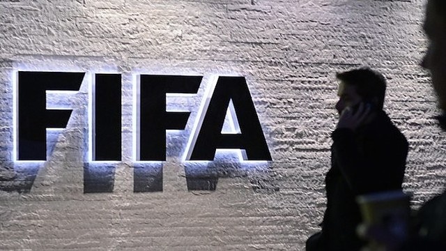 FIFA vadovų korupcijos skandalą tiriantys pareigūnai smogė vėl