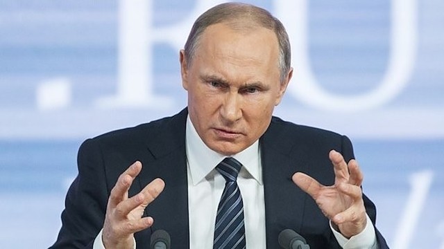 V. Putinas spaudos konferenciją pradėjo nejuokingu anekdotu