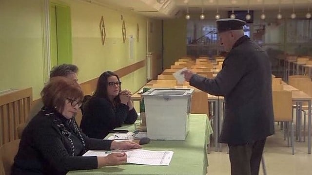 Slovėnijoje rinkėjai pasisakė prieš vienalytes santuokas