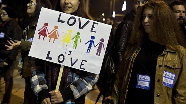 Graikija leis homoseksualams įteisinti civilinę santuoką