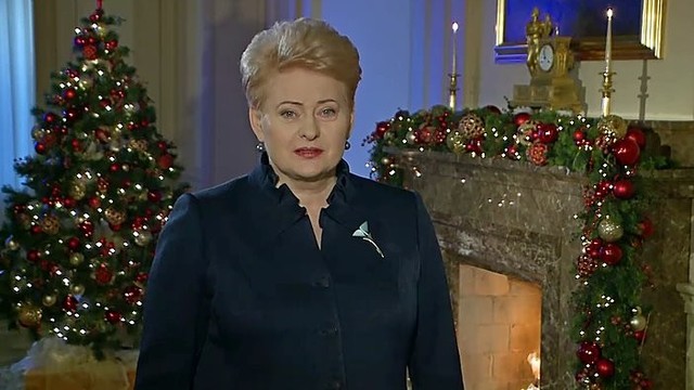 Šalies vadovė Dalia Grybauskaitė sveikina visus Lietuvos žmones
