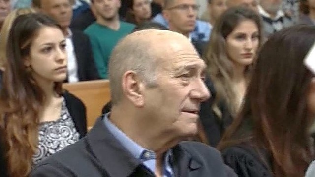 Izraelis į kalėjimą siunčia buvusį premjerą E. Olmertą