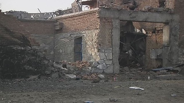 Talibų kovotojas sprogmenų pilnu automobiliu taranavo restoraną