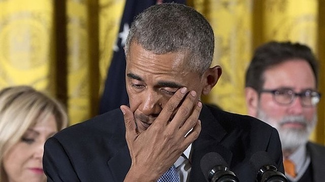 Per emocingą kalbą apie ginklų kontrolę Barackas Obama pravirko