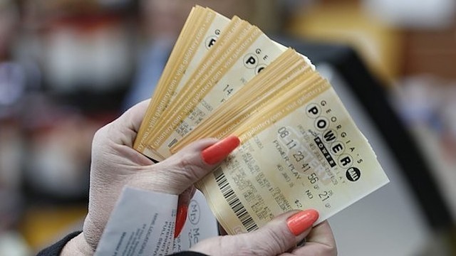 JAV loterija bilietų privertė ieškoti kitose valstijose