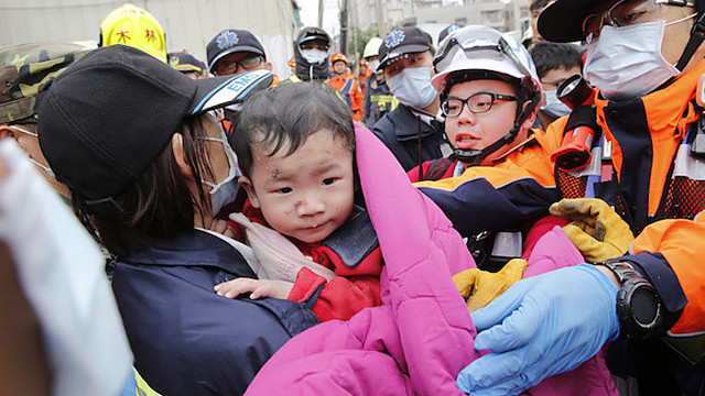 Tarp žuvusiųjų per žemės drebėjimą Taivane – ir kūdikis